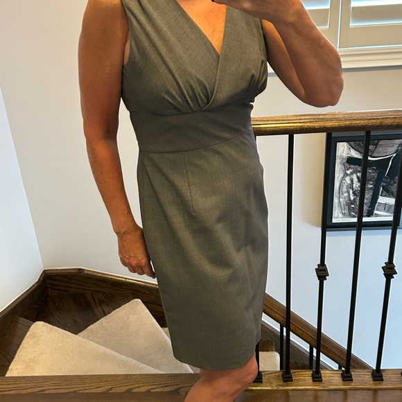 Banana Republic size 2 grey dress. Worn once. No stains, discolouration. - Picture 1 of 13